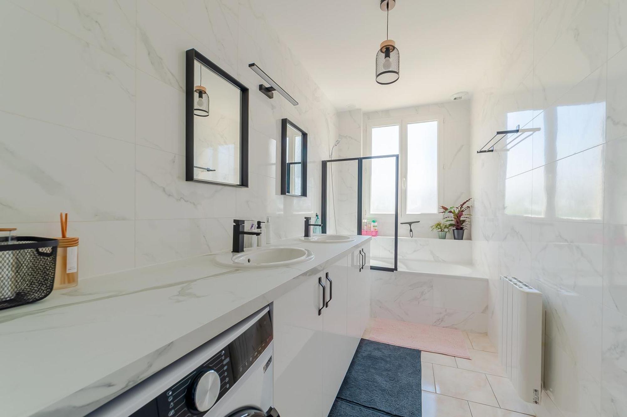 Cosy Modern Apartment - 1 Minute Walk From Train Station Creil Bagian luar foto