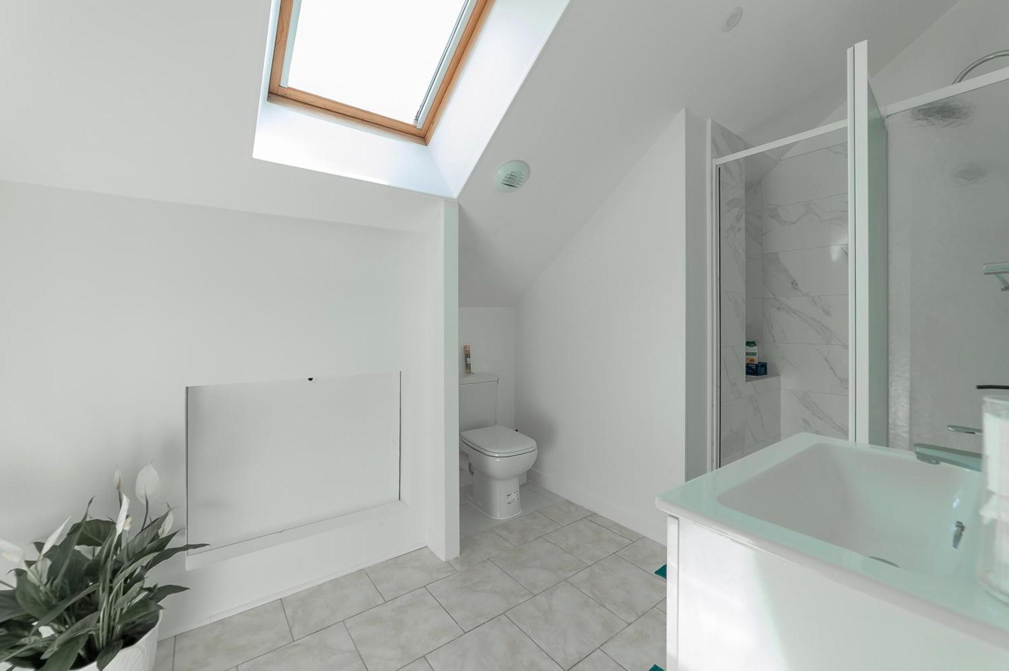 Cosy Modern Apartment - 1 Minute Walk From Train Station Creil Bagian luar foto