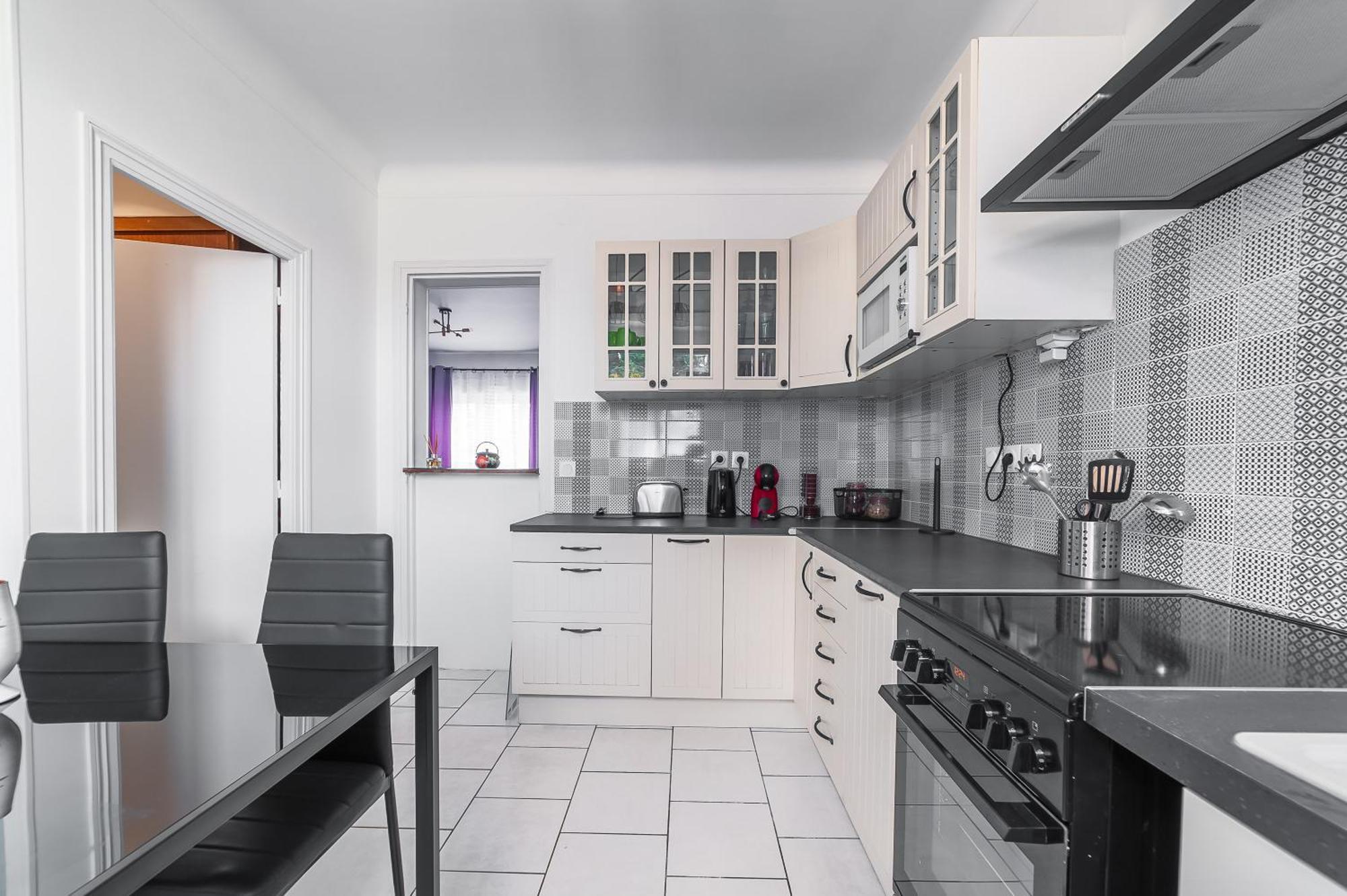Cosy Modern Apartment - 1 Minute Walk From Train Station Creil Bagian luar foto