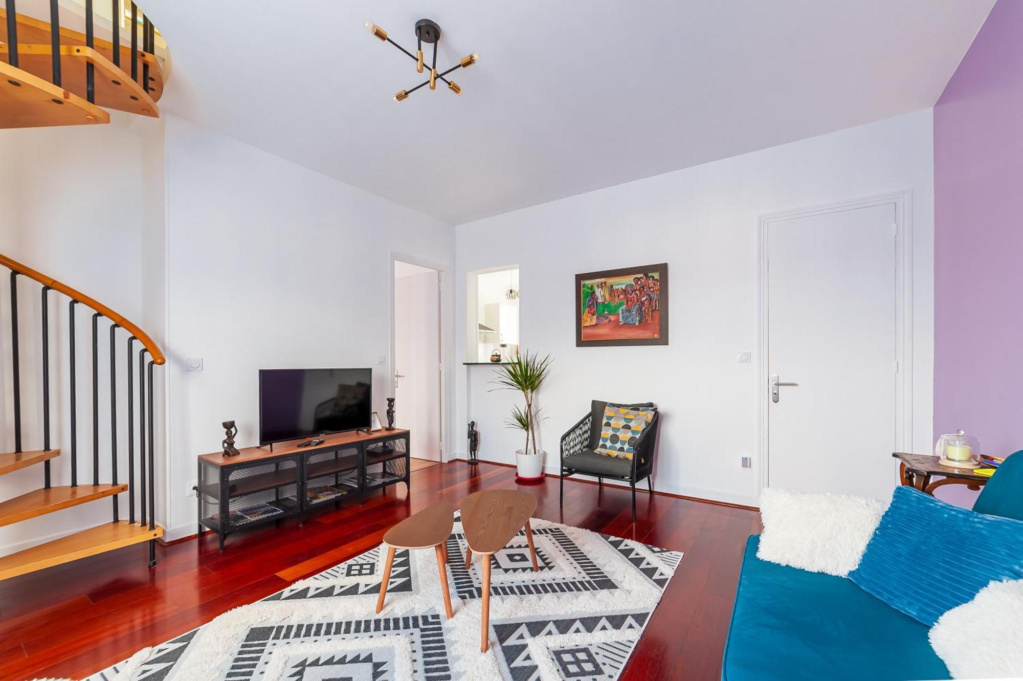 Cosy Modern Apartment - 1 Minute Walk From Train Station Creil Bagian luar foto