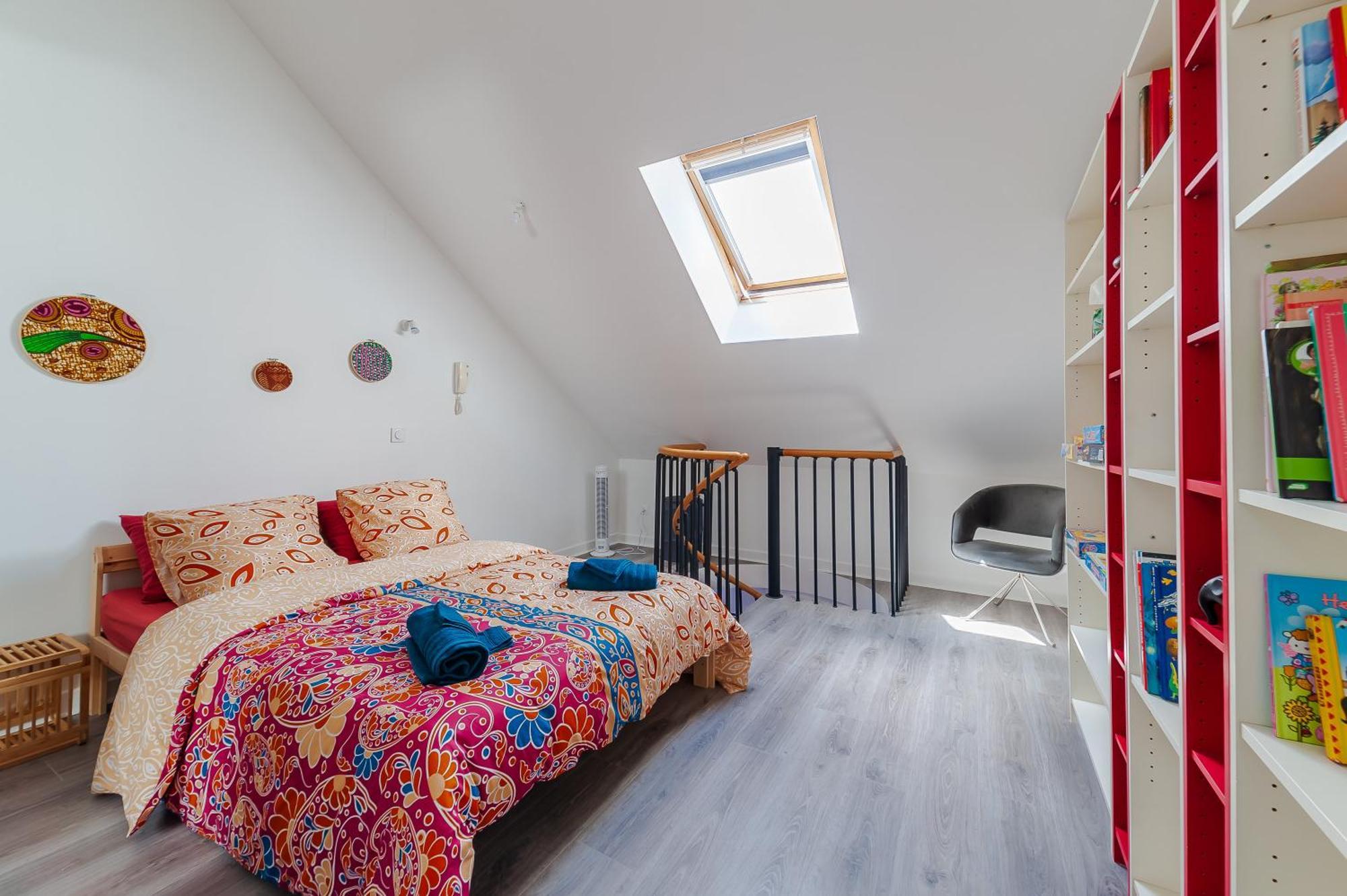 Cosy Modern Apartment - 1 Minute Walk From Train Station Creil Bagian luar foto