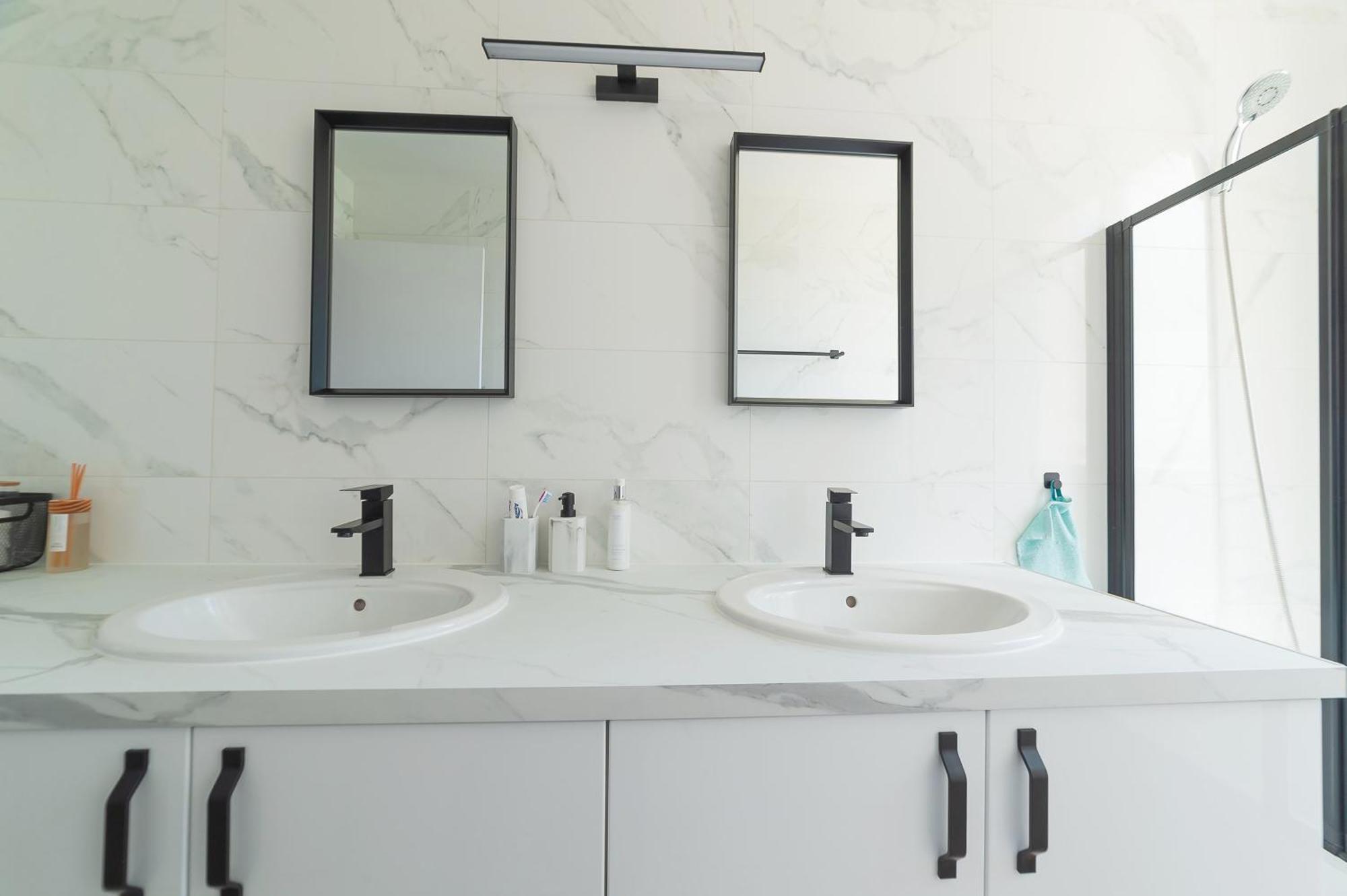 Cosy Modern Apartment - 1 Minute Walk From Train Station Creil Bagian luar foto