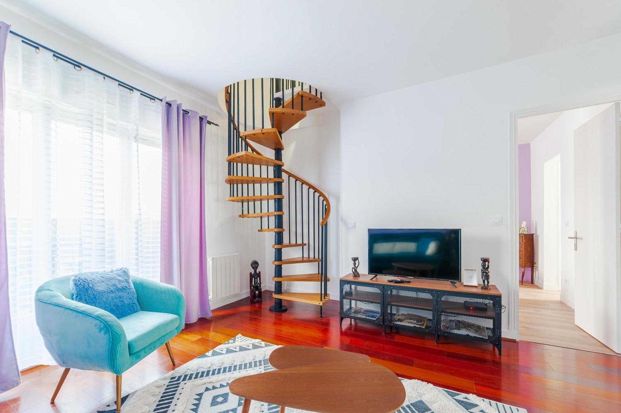 Cosy Modern Apartment - 1 Minute Walk From Train Station Creil Bagian luar foto